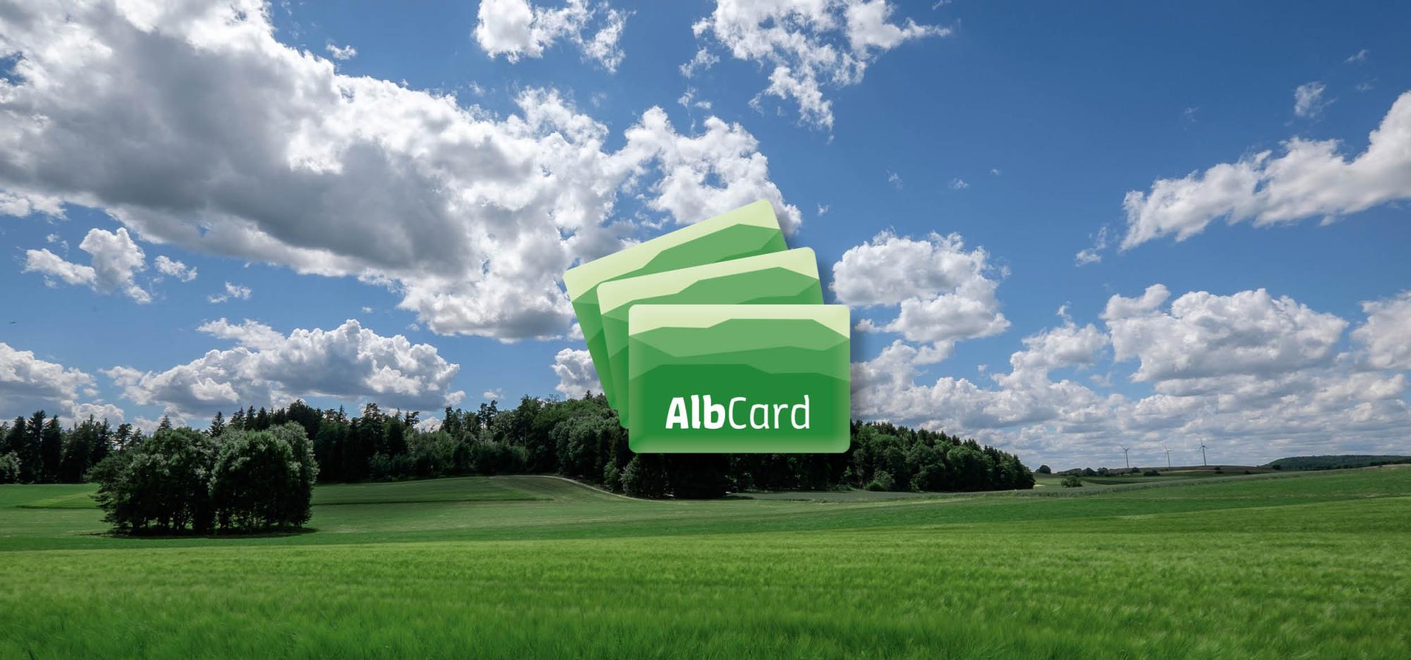 AlbCard, die kostenlose Gästekarte für die Schwäbische Alb, inmitten einer Landschaft